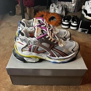 Size EU44 Balenciaga Runners Multicolor
